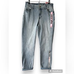 Jeans High Rise Push Up 15/32 Light Wash Skinny Ankle Length Women Jeans NWT